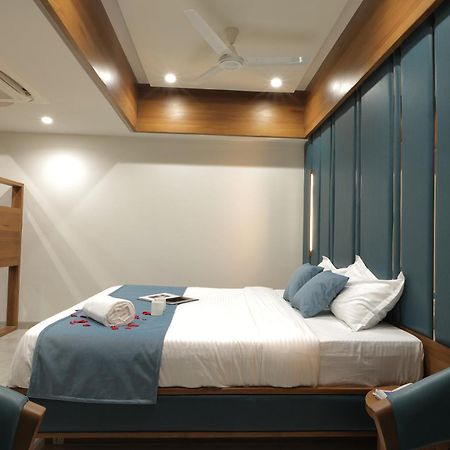 Plenteous Inn Ahmedabad Exterior foto
