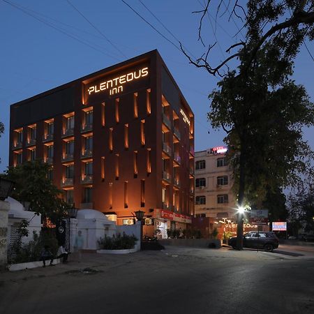 Plenteous Inn Ahmedabad Exterior foto