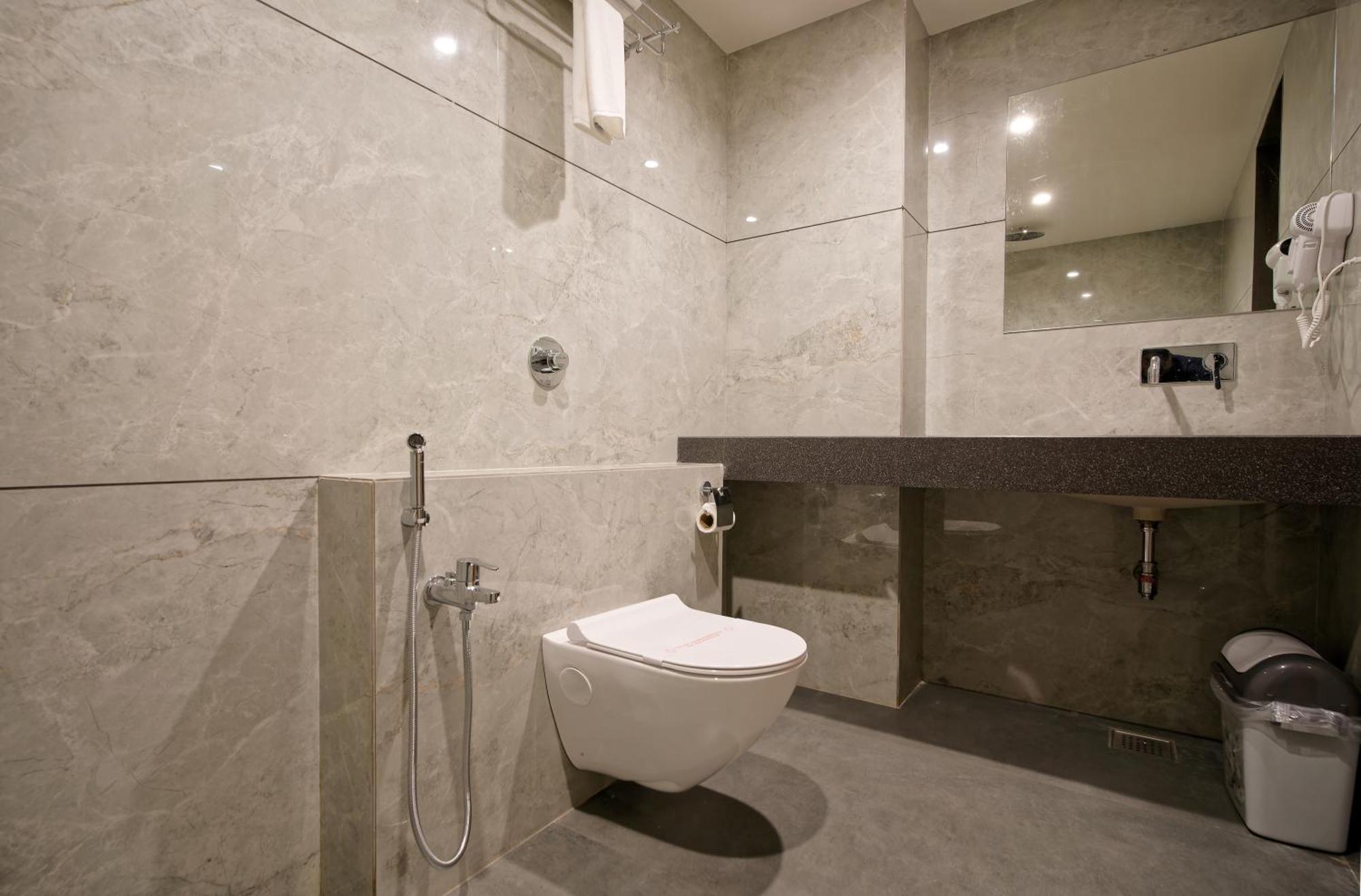 Plenteous Inn Ahmedabad Exterior foto