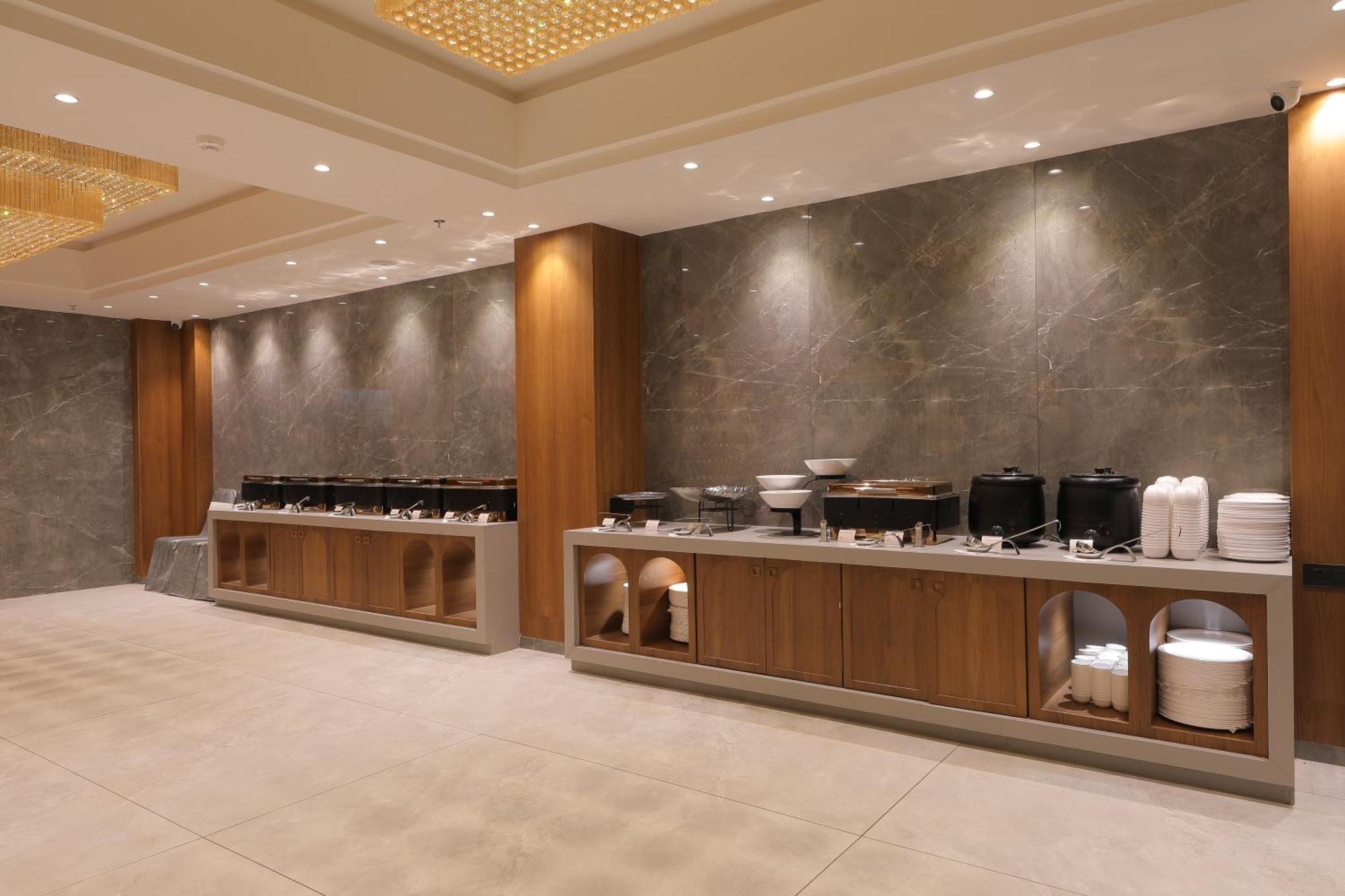 Plenteous Inn Ahmedabad Exterior foto
